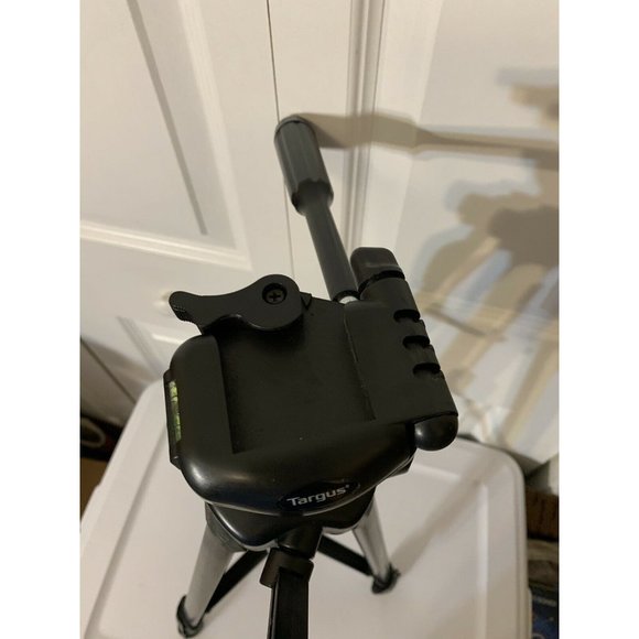 Targus Tripod TGT-BK58T Black With Targus Zip Bag Black - Picture 10 of 10